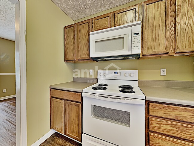 Photo - 1423 Newbury Ln