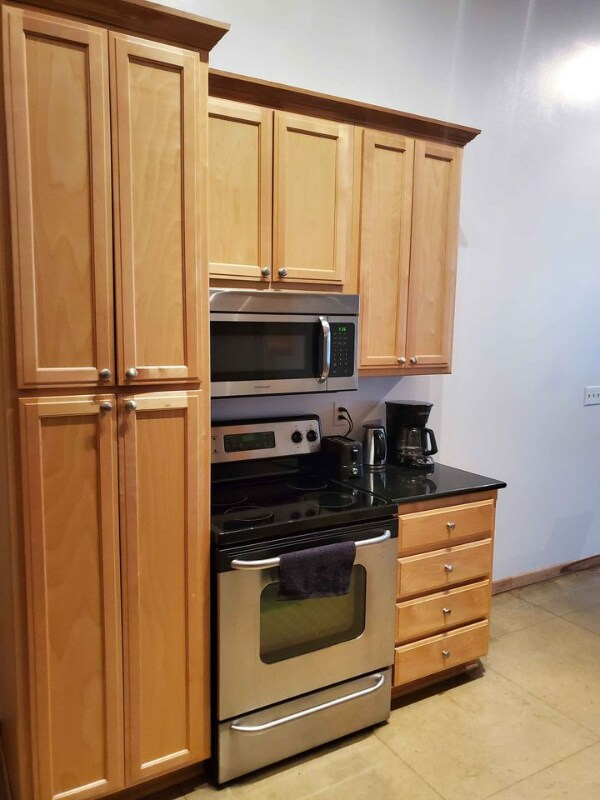 Photo - 773 N Water St