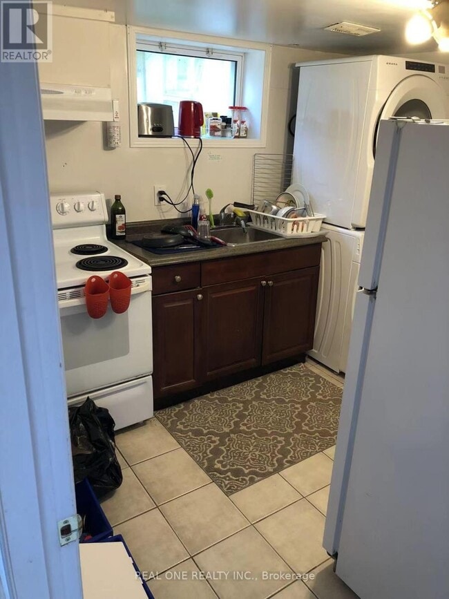 Photo - 92 Binkley Crescent