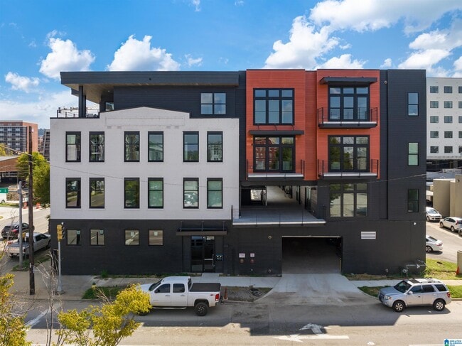 Building Photo - 1329 4th Ave S Unit 214