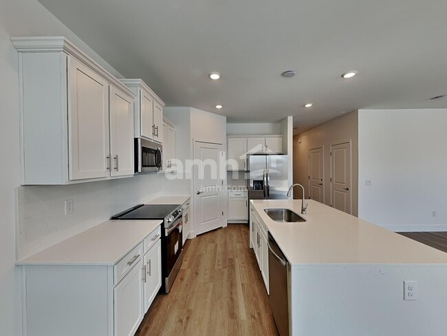 Photo - 9668 Harkes Dr