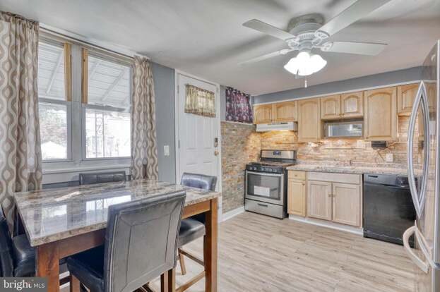 Photo - 4100 Ardley Ave