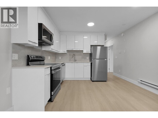 Photo - 3050 Kingsway Unit 406