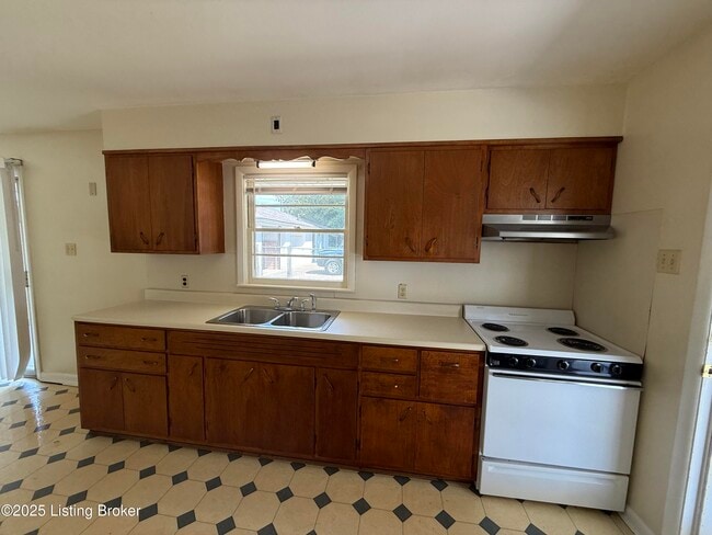 Photo - 162 Robin Rd