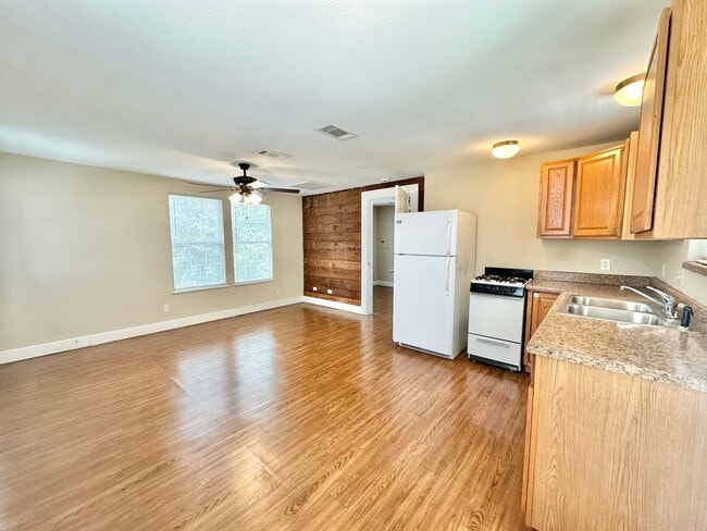 Photo - 1804- 1808 Bolivar Unit 1804.5 Bolivar Street