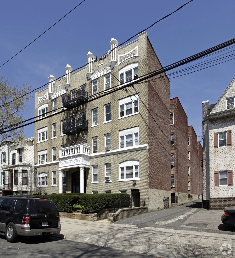 Sherman Court - Sherman Court Apartments