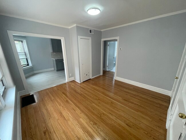 Building Photo - 7327 N Honore St Unit 2-A