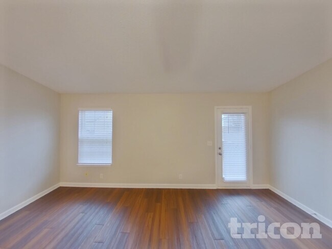 Photo - 1535 Ballater Dr