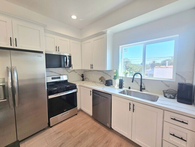 Building Photo - Pomeroy Ave Unit 2681 1/4 Rental