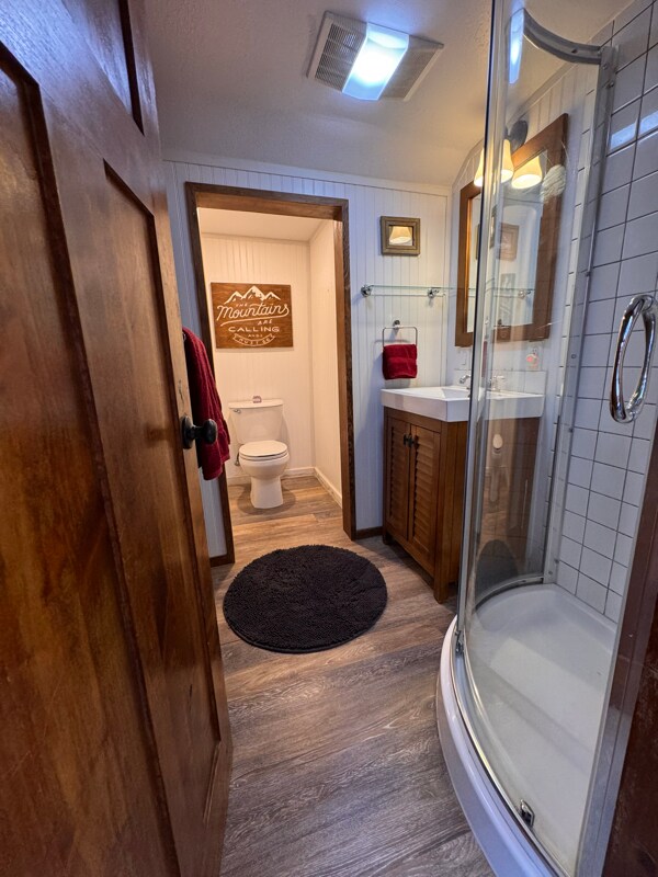 Photo - 451 Brassie Ave