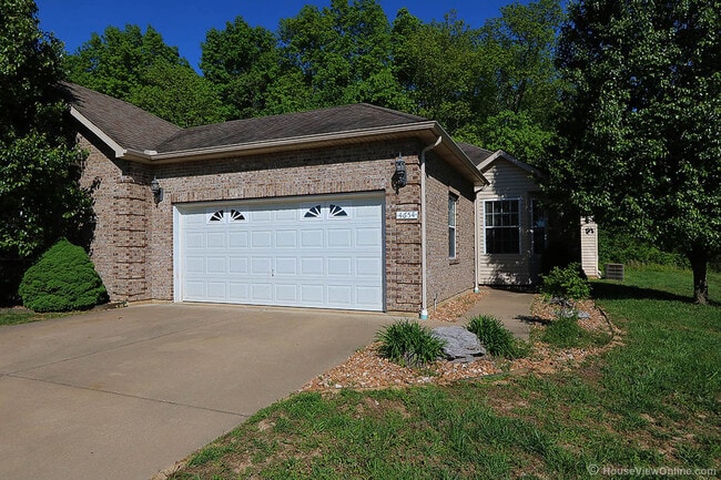 Building Photo - Greenwood Circle 4652/4654 Unit 4654
