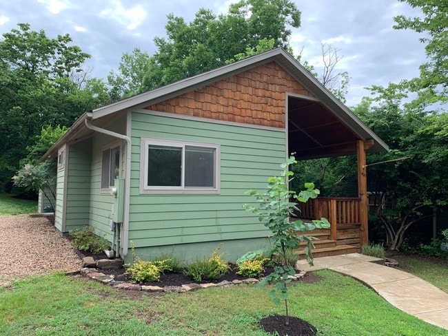 Building Photo - 420 S Church Ave