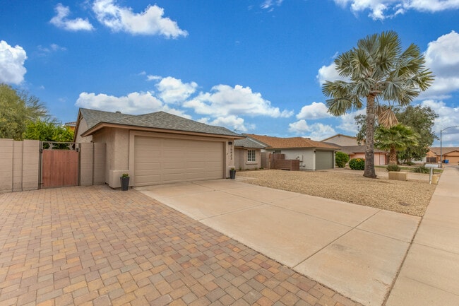 Photo - 15433 N 63rd St