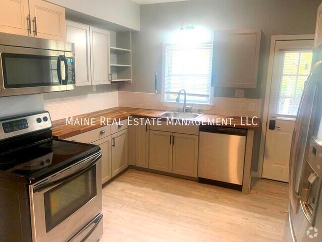 Building Photo - 454 S Main St Unit A Rental