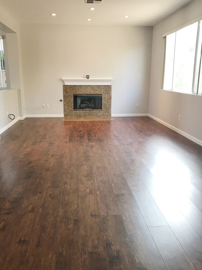 Fotografía del edificio - 6 Red Coat Pl