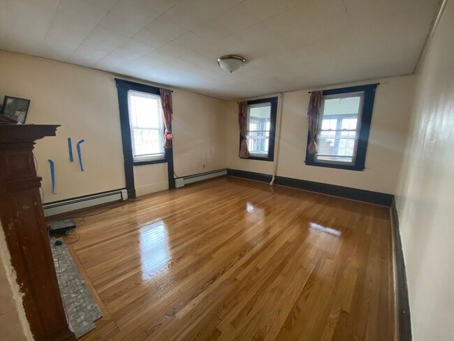 Building Photo - 2 Hammond Ct Unit 1 Rental