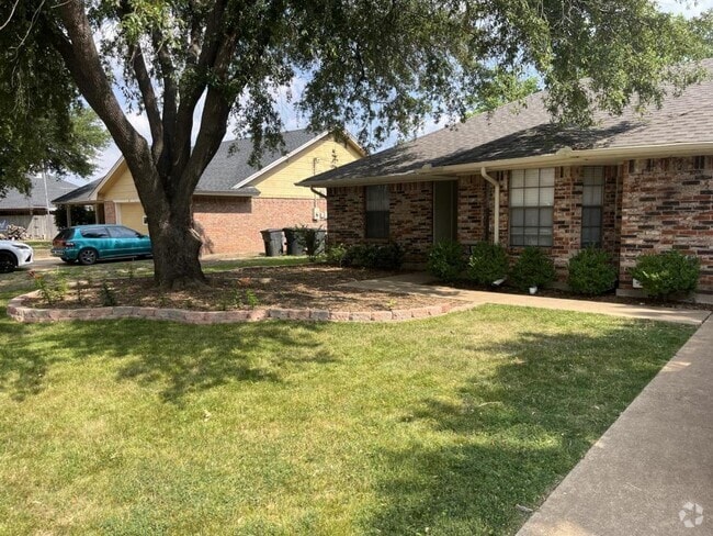 Building Photo - 710 Paintbrush Dr Rental