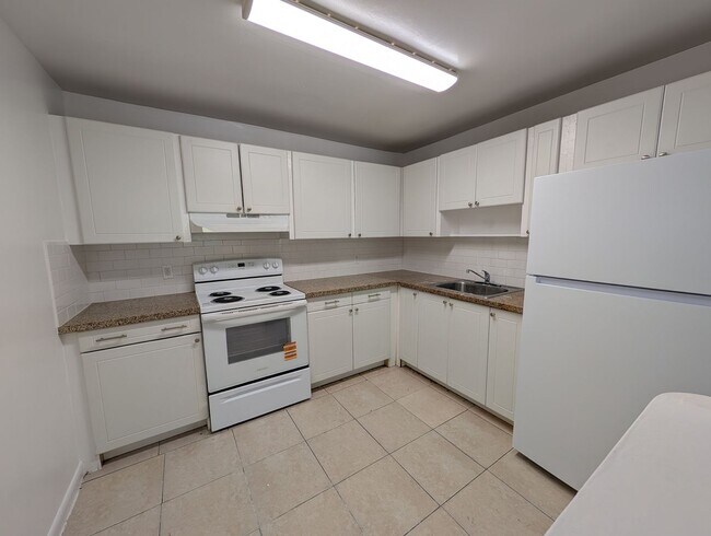 Photo - 3600 Riverside Dr Unit B