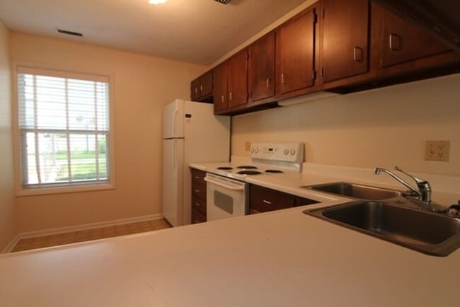 Photo - 1220 Village Rd