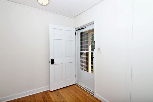 Photo - 102 Broad St