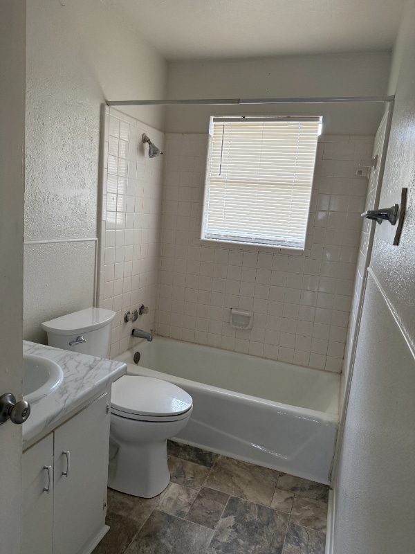 Photo - 404 E 9th St
