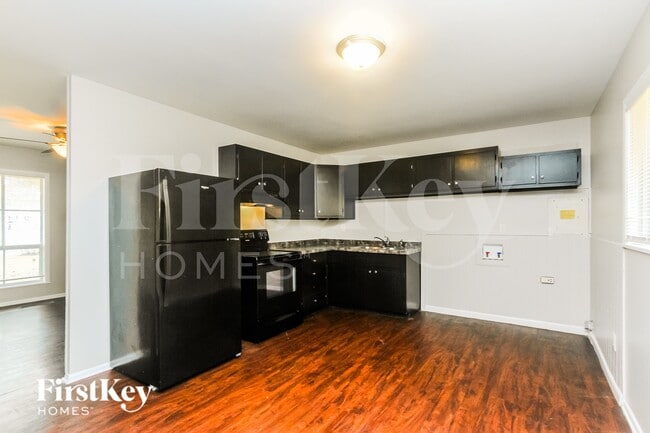 Photo - 1541 Younce St