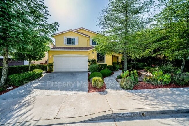 Building Photo - 38669 Clearbrook Dr