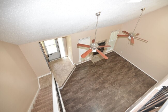 Photo - Updated Townhome in Larkspur Meadows