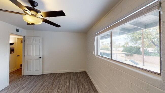 Photo - Royal Palms Apartments
