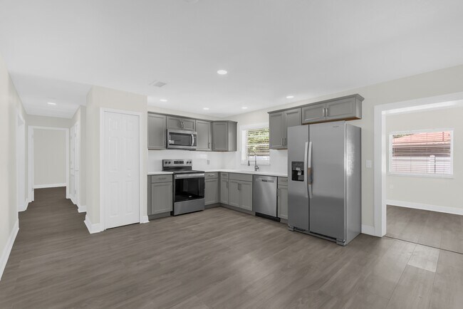 Photo - 776 Eldridge St