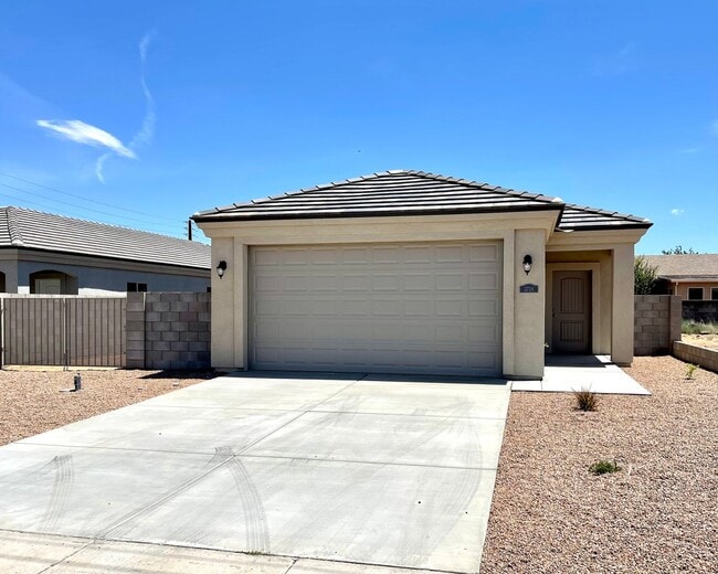 Photo - Beautiful 3 Bedroom, 2 bathroom Home!