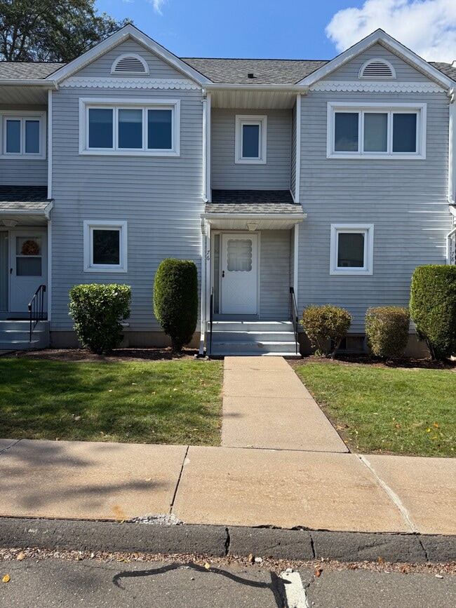 Entry Way - 76 Oak Ridge Dr Unit 76