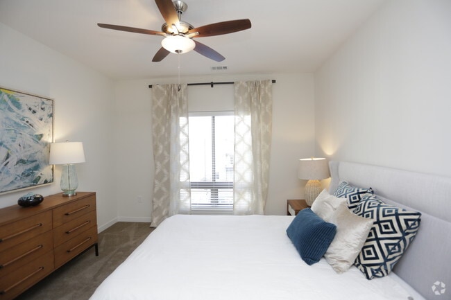 2BR, 2BA-C2/1147 SF