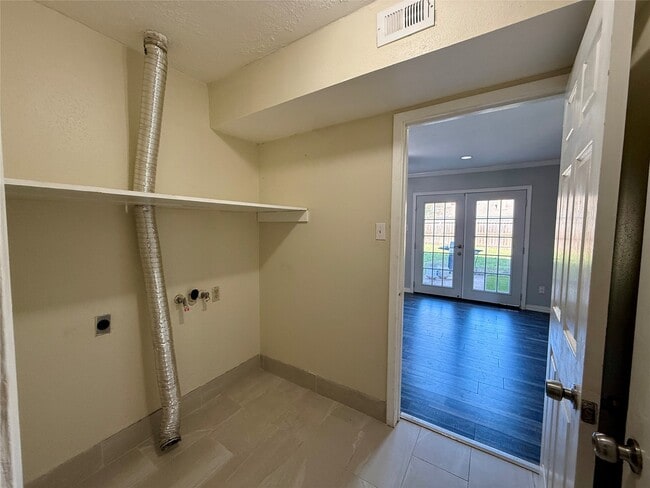 Photo - 13834 New Village Ln