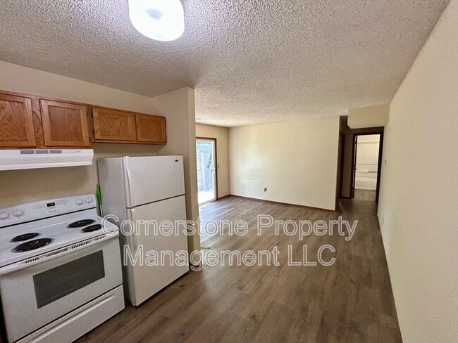 Photo - 817 Maple Ln