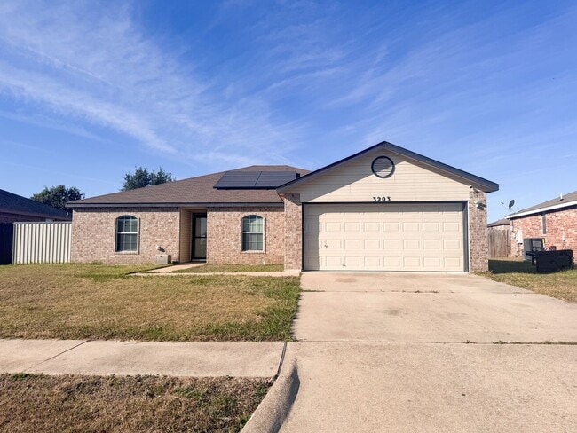 Building Photo - Updated & Large Rental Home in Greater Killeen