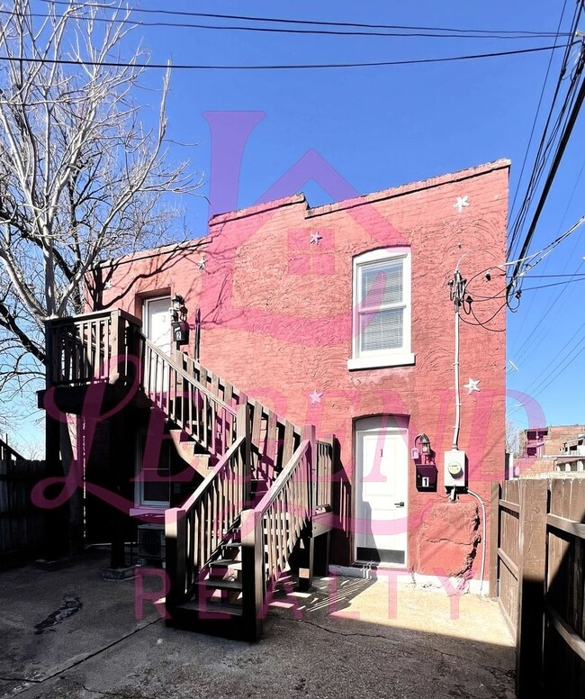 Photo - 2615 Victor St Unit Carriage 1F