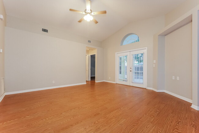 Photo - 6285 Lauderdale St