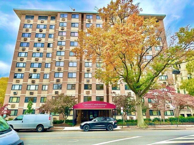 Building Photo - Spacious One Bedroom Condo In the Heart of Dupont - 17th/New Hampshire. Unit 108
