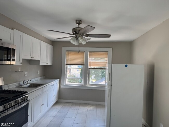 Building Photo - 375 Tower St Rental