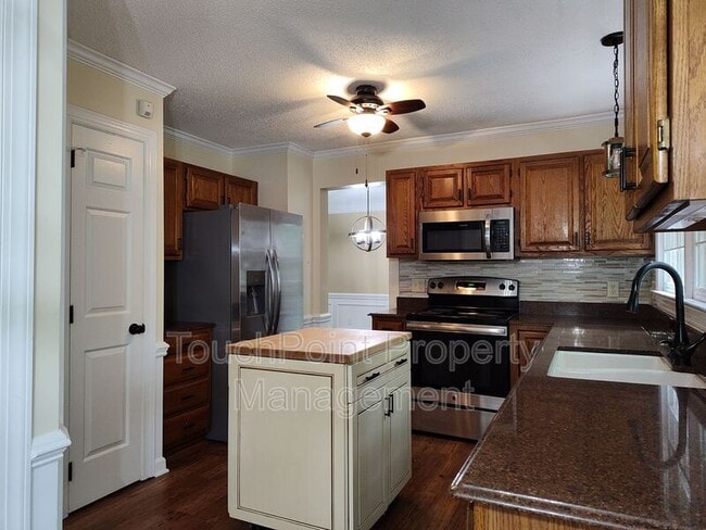 Photo - 7235 Kinsmore Ln