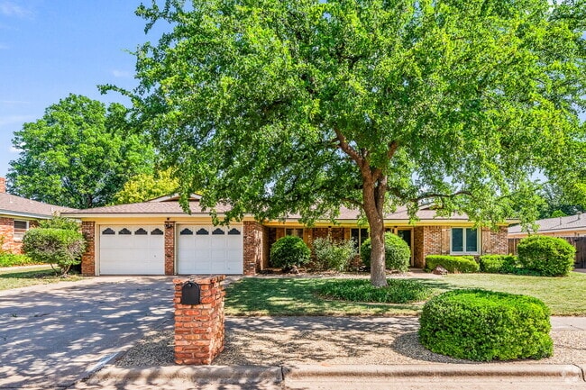 Building Photo - Spacious Home in Southwest Lubbock w/ Office