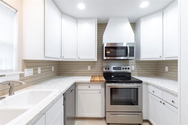 Photo - 640 Columbia St Unidad 1/2A