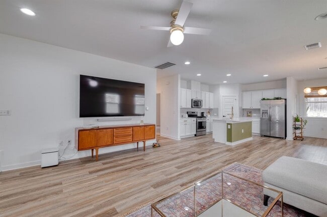 Photo - 10003 Baden Ln