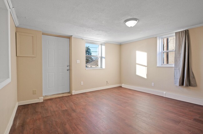 Photo - 560-562 37th Ave NE Unit 560