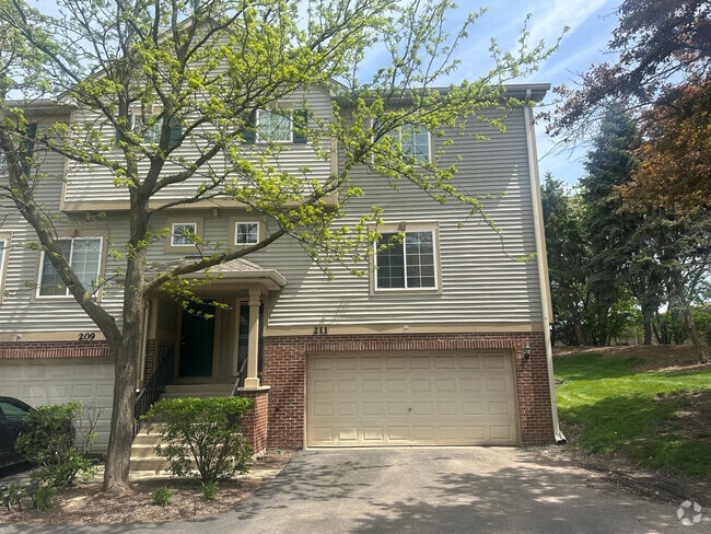 Building Photo - 211 Monarch Dr Rental