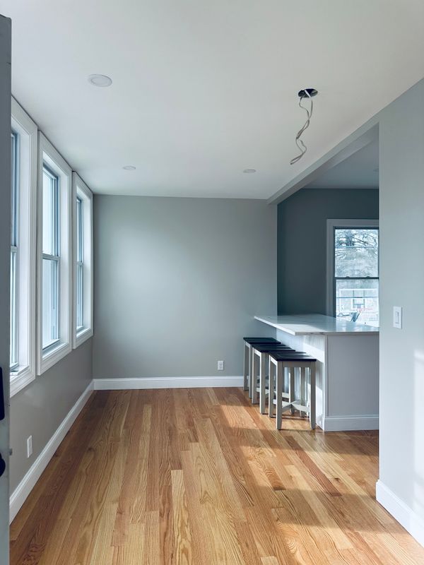 8 Burke St