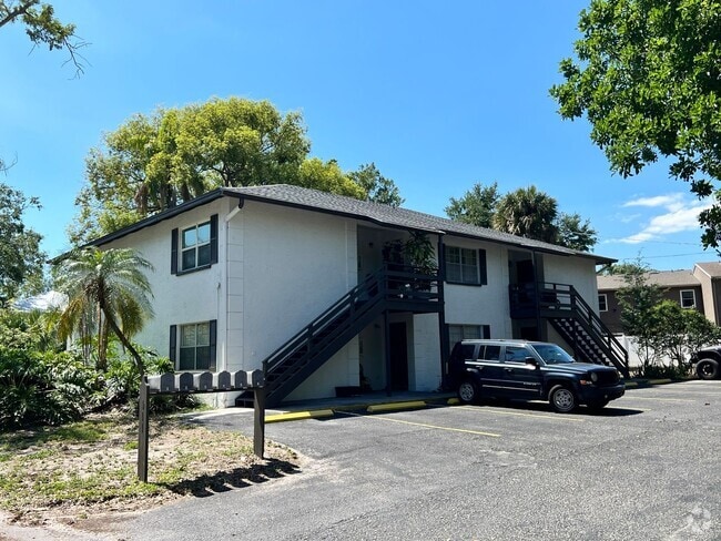 Building Photo - 2411 W Stroud Ave Rental