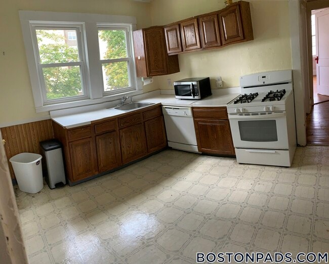 Photo - 39-41 Waterhouse St. Unit 3