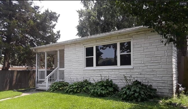 Photo - 106 N Long St